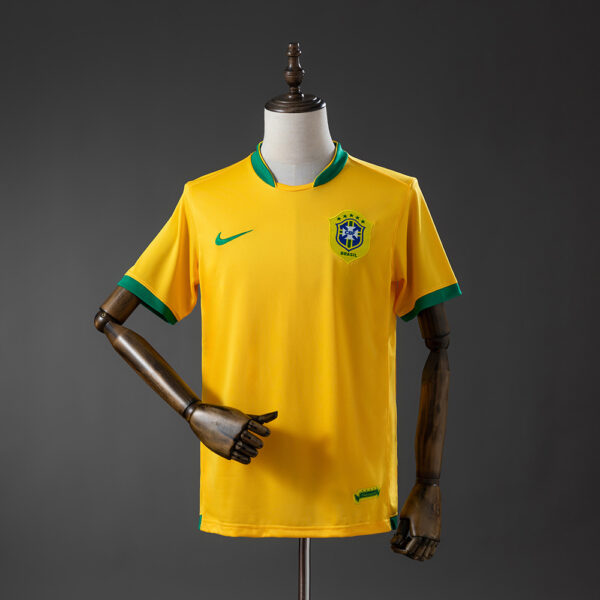 Camiseta Retro Brasil 2018 LOCAL
