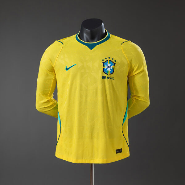 Camiseta Brasil 2026 Local versión jugador manga larga
