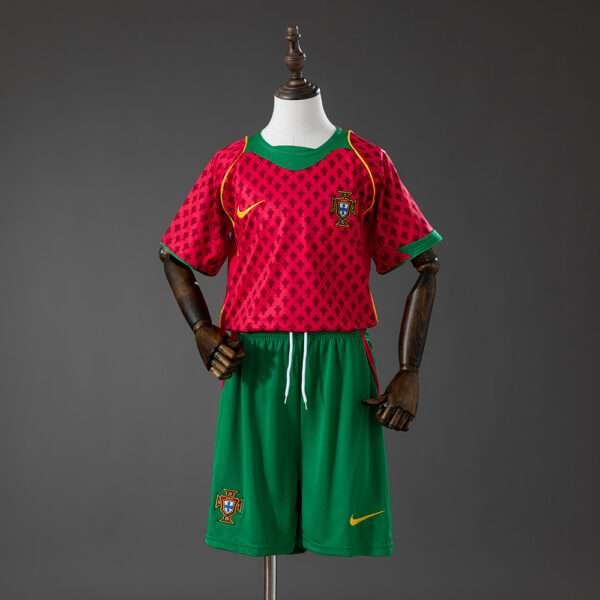 Kit Infantil Retro Portugal 2004 Local