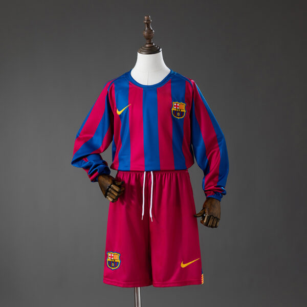 Kit Retro Infantil Barcelona 2006/07 Local