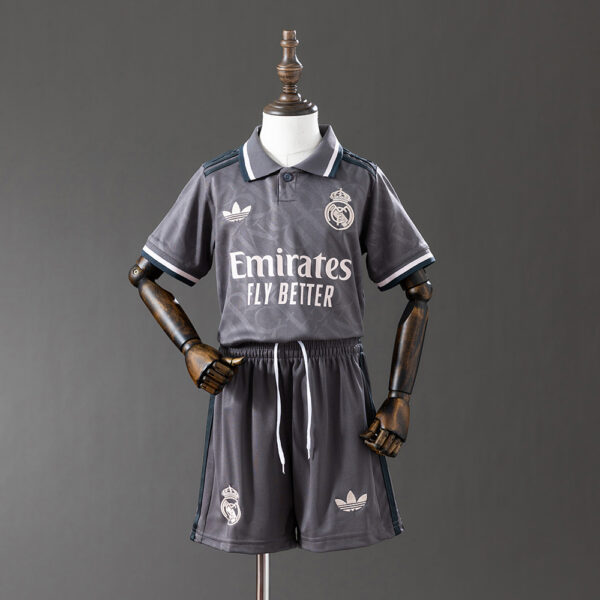 Kit Infantil Real Madrid 2024/2025 Tercera Equipación