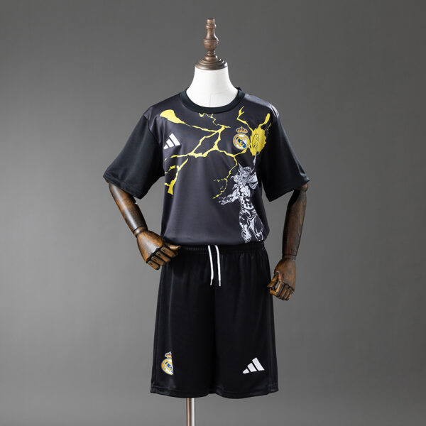 Kit Infantil Real Madrid 2025/26 Edición Especial, Marvel