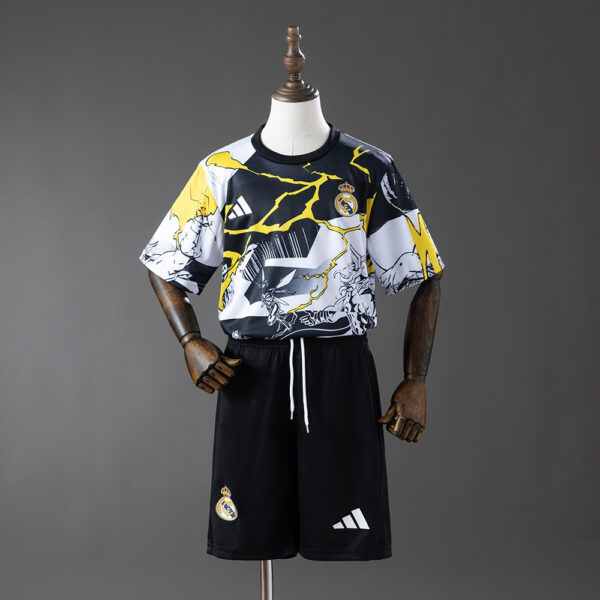 Kit Infantil Real Madrid 2025/26 Edición Especial, Marvel