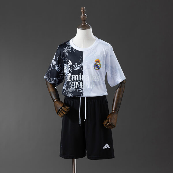 Kit Infantil Real Madrid 2025/26 Edición Especial