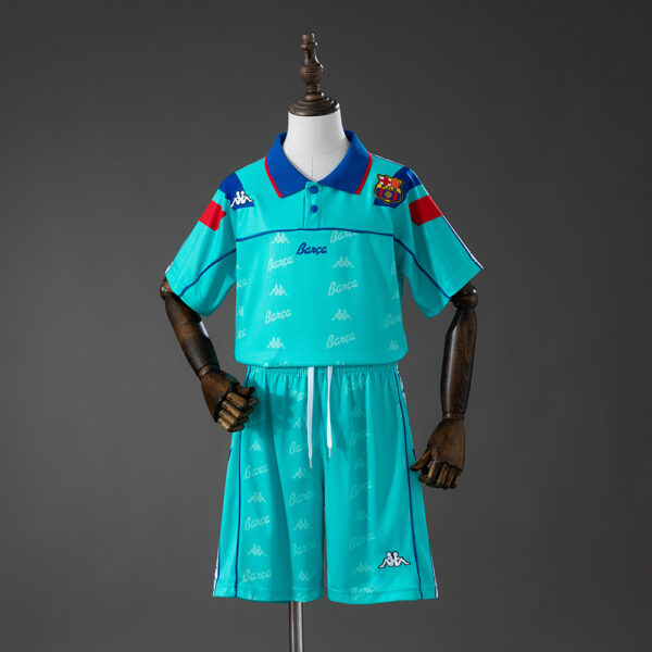 Kit Retro Infantil Barcelona 1992/95 Visita