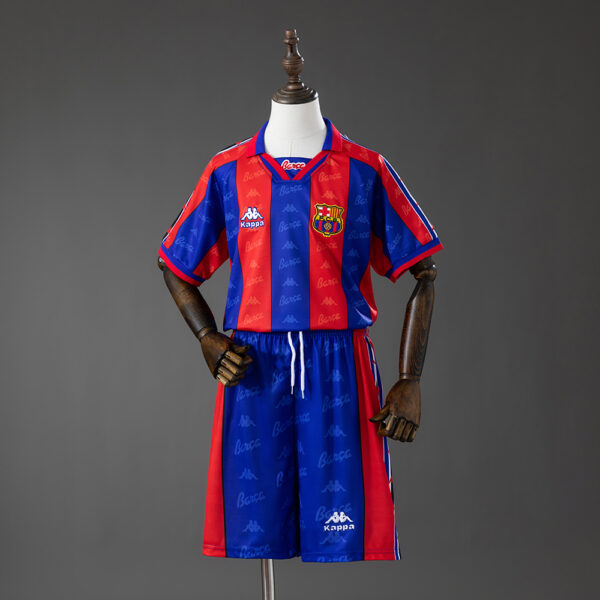 Kit Retro Infantil Barcelona 1996/97 Local