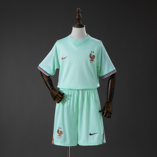 Kit Infantil Francia 2026 Visita