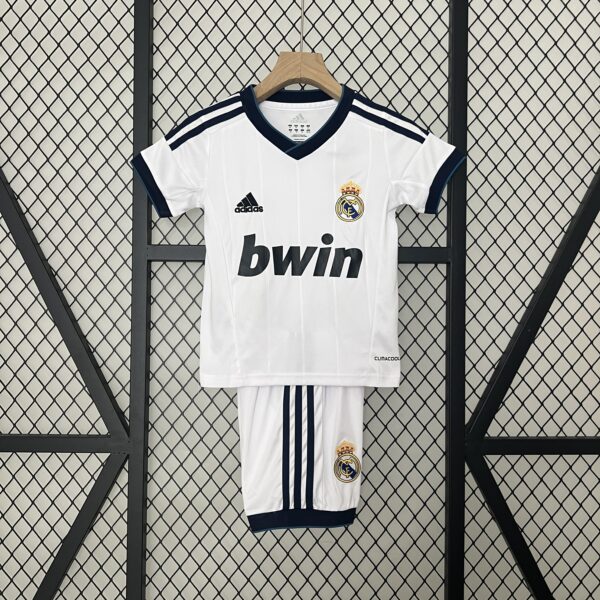 Kit Retro Infantil Real Madrid 2012/13 Local