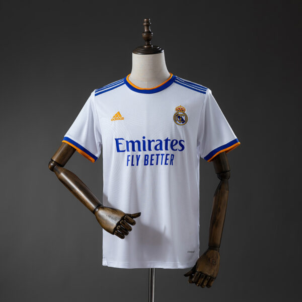 Camiseta Retro Real Madrid 2021/22 Local