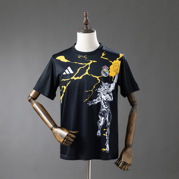 Camiseta Real Madrid 2025/26 Prepartido, Marvel